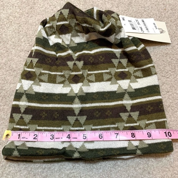 NWT Sun + Stone Green and White Tribal Knit Beanie Neck Gaiter Wear 3 Ways - Picture 6 of 7
